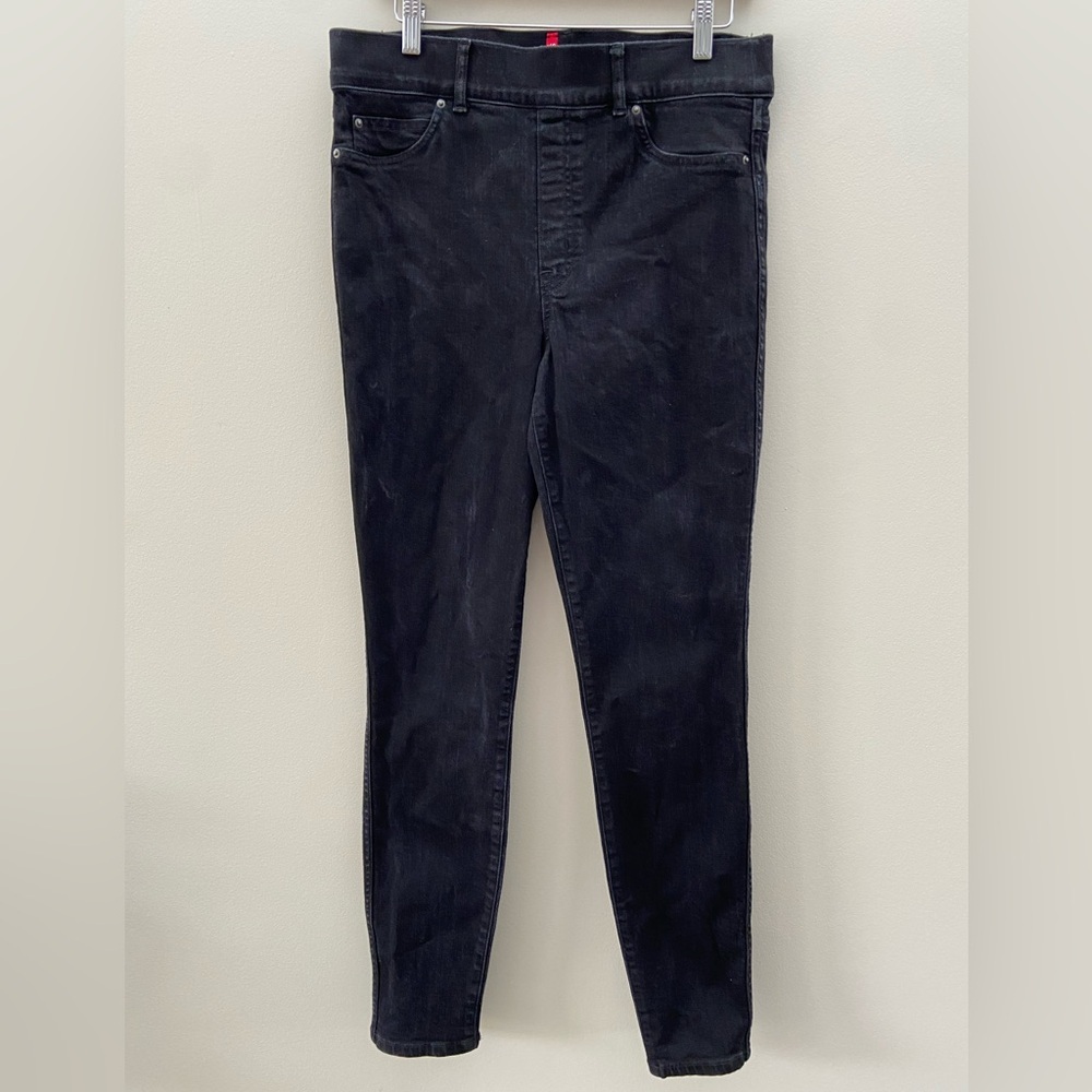 Classic Black Women's Jeans - Picture 4 of 8